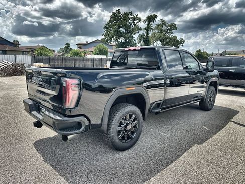 New 2026 GMC Sierra 2500 AT4 w/ AT4 Premium Plus Package AWD/4WD image 11