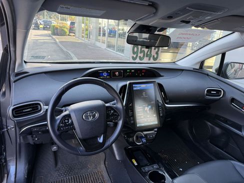 Used 2022 Toyota Prius Prime XLE FWD image 13