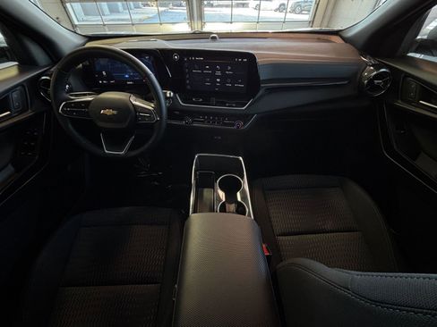 Used 2025 Chevrolet Equinox LT image 32