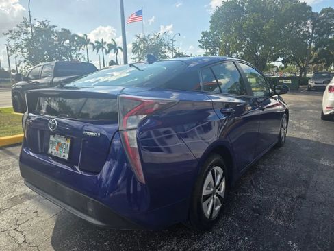 Used 2016 Toyota Prius Four Touring FWD image 4