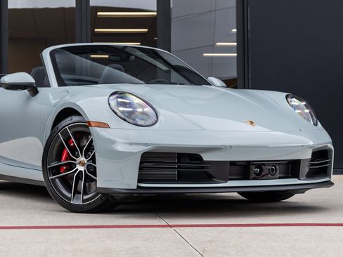 New 2026 Porsche 911 Carrera 4S image 9