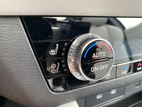 New 2025 Mitsubishi Outlander AWD image 14