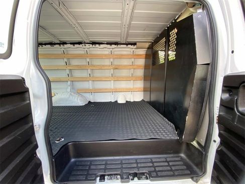 Used 2023 GMC Savana 2500 w/ Driver Convenience Package image 10