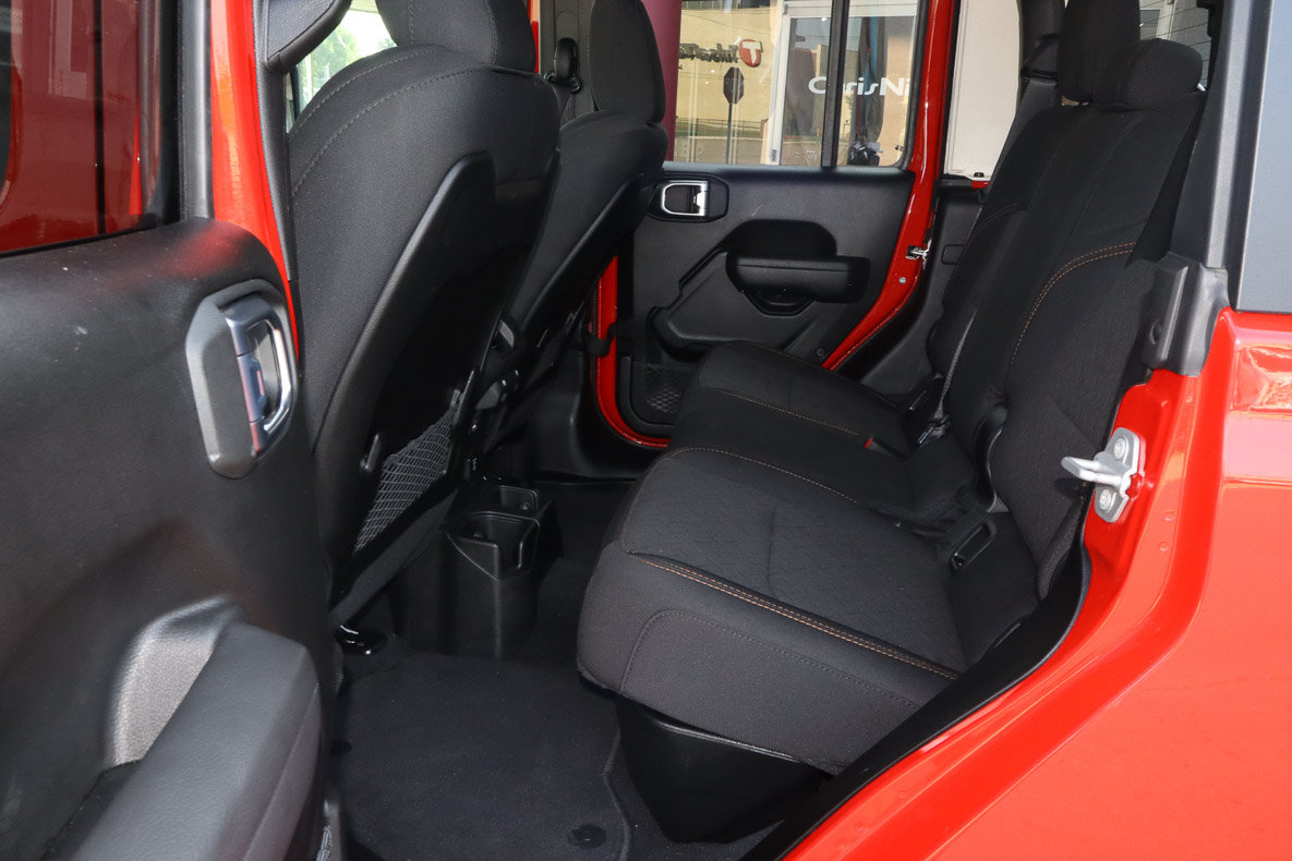 Used 2026 Jeep Gladiator Mojave AWD/4WD image 8