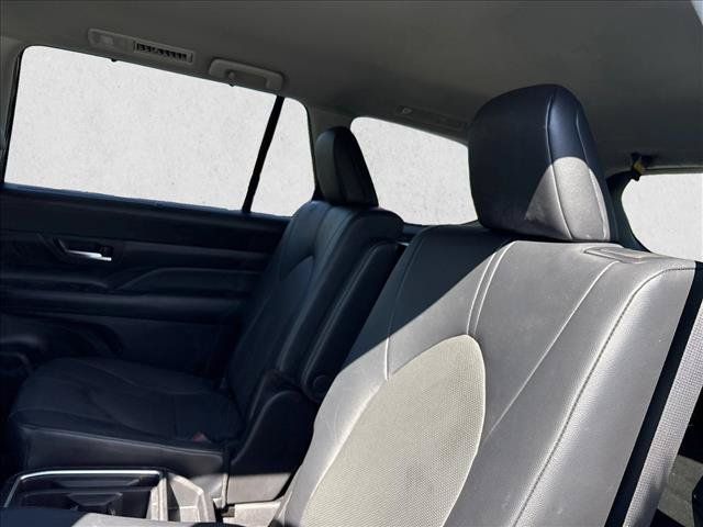 Certified 2025 Toyota Grand Highlander AWD image 24