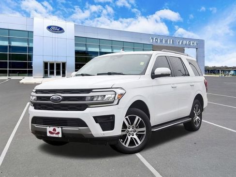 Used 2023 Ford Expedition XLT RWD image 1