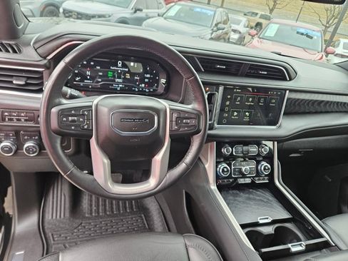 Used 2023 GMC Yukon Denali image 18
