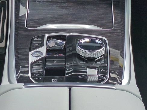 New 2026 BMW X5 xDrive40i w/ Executive Package AWD/4WD image 19