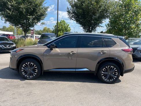 Used 2024 Nissan Rogue Platinum FWD image 4