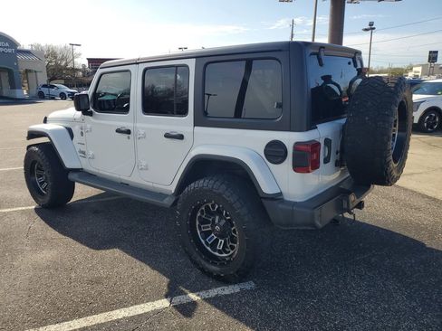 Used 2020 Jeep Wrangler Unlimited Sahara image 3