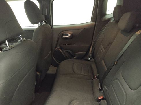 Used 2021 Jeep Renegade Latitude w/ Convenience Group image 18