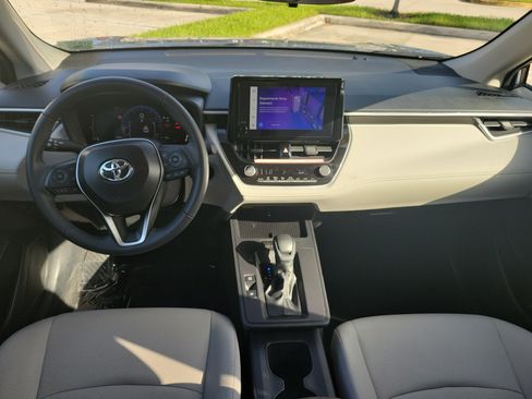 Used 2026 Toyota Corolla Cross LE FWD image 16