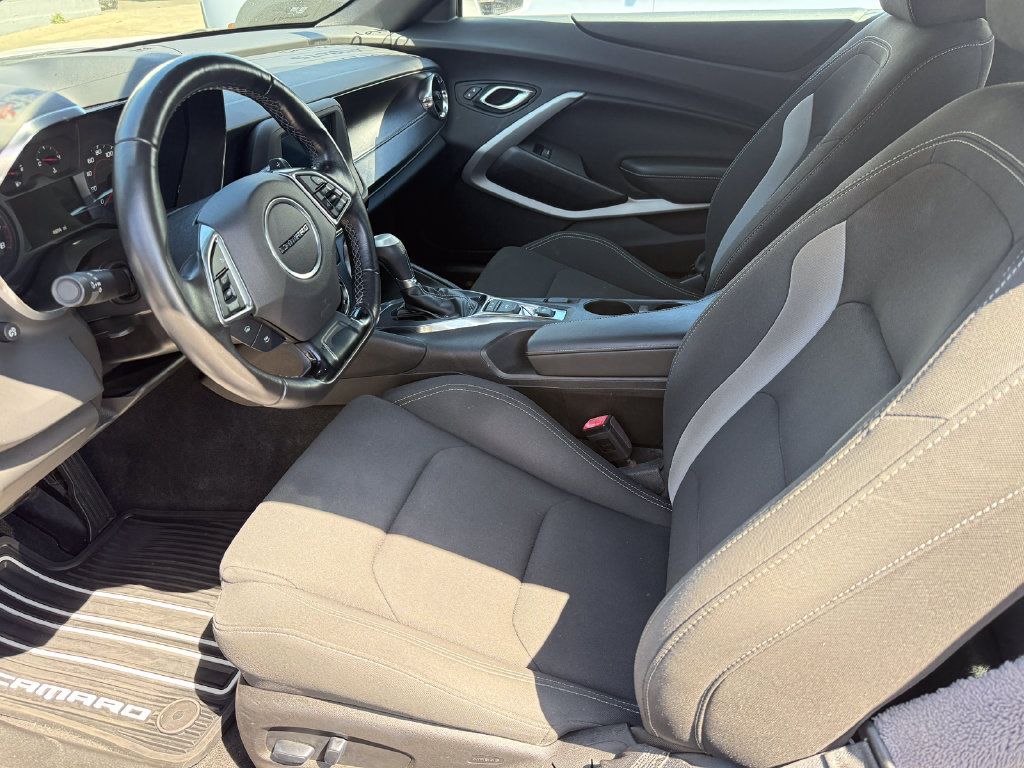 Used 2018 Chevrolet Camaro LT RWD image 15