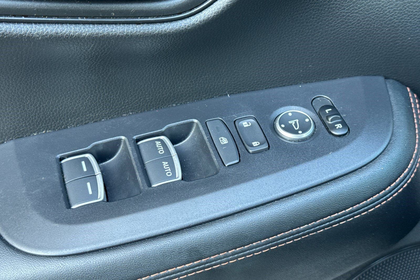 Used 2025 Honda HR-V Sport image 14