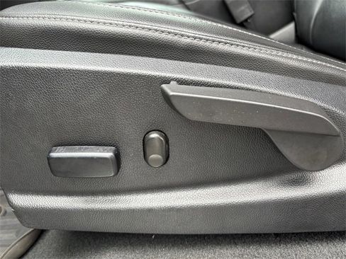 Used 2022 Chevrolet Colorado ZR2 w/ LPO, Door Decal Package image 16