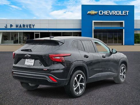 Certified 2024 Chevrolet Trax RS w/ Driver Confidence Package image 4