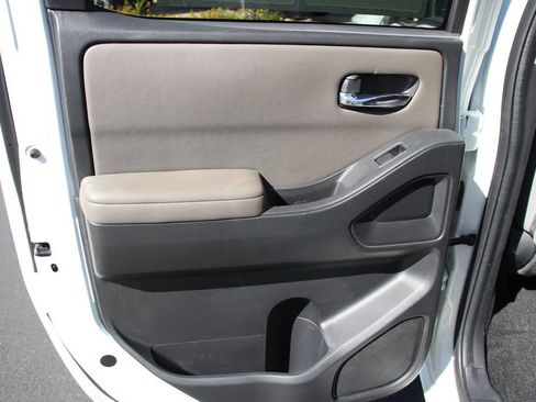 Used 2022 Nissan Frontier SV RWD image 21