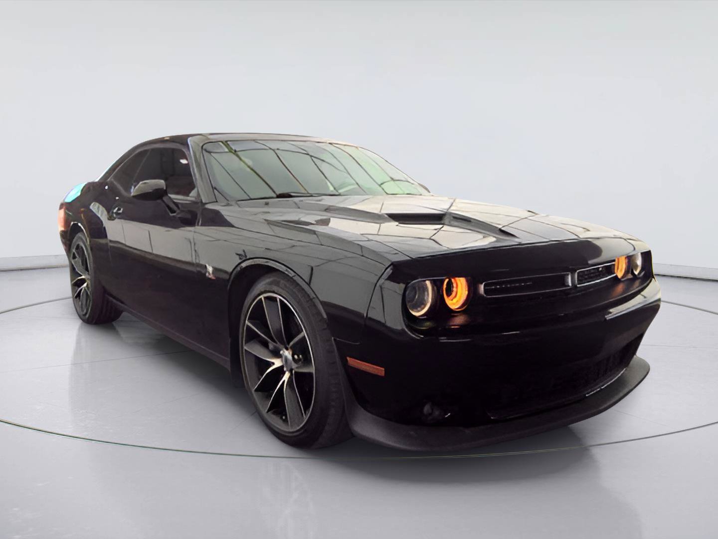 Used 2018 Dodge Challenger R/T Scat Pack RWD image 6