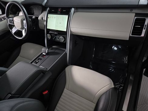 Used 2026 Land Rover Discovery Limited Edition AWD/4WD image 19
