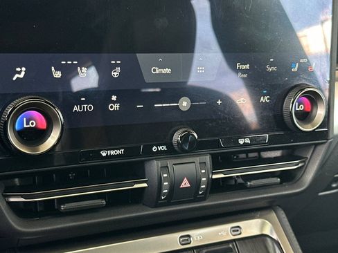 Certified 2024 Lexus GX 550 w/ Accessory Package (Z1) AWD/4WD image 18