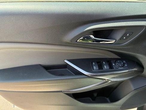 Used 2025 Chevrolet Trax ACTIV image 12