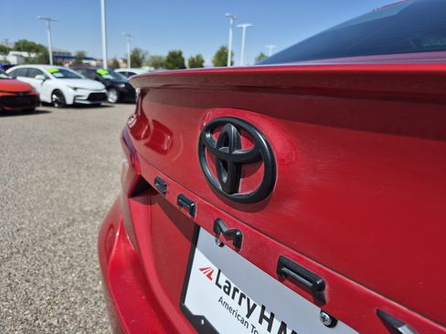 Used 2019 Toyota Camry SE FWD image 22