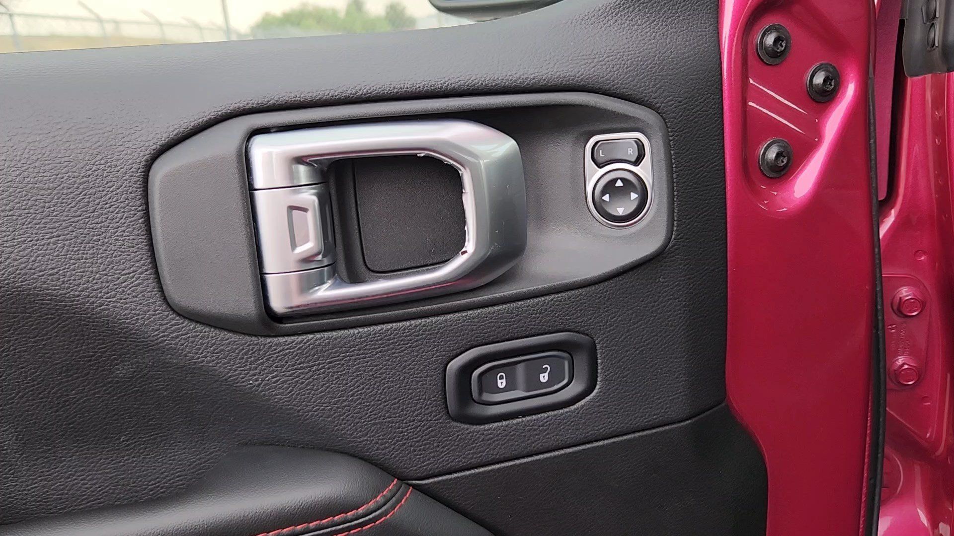 Used 2024 Jeep Wrangler Rubicon AWD/4WD image 7
