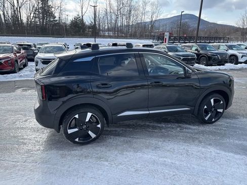 New 2026 Nissan Kicks SR w/ Cold Weather Package AWD/4WD image 16