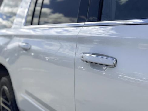 Used 2019 Chevrolet Suburban Premier image 22