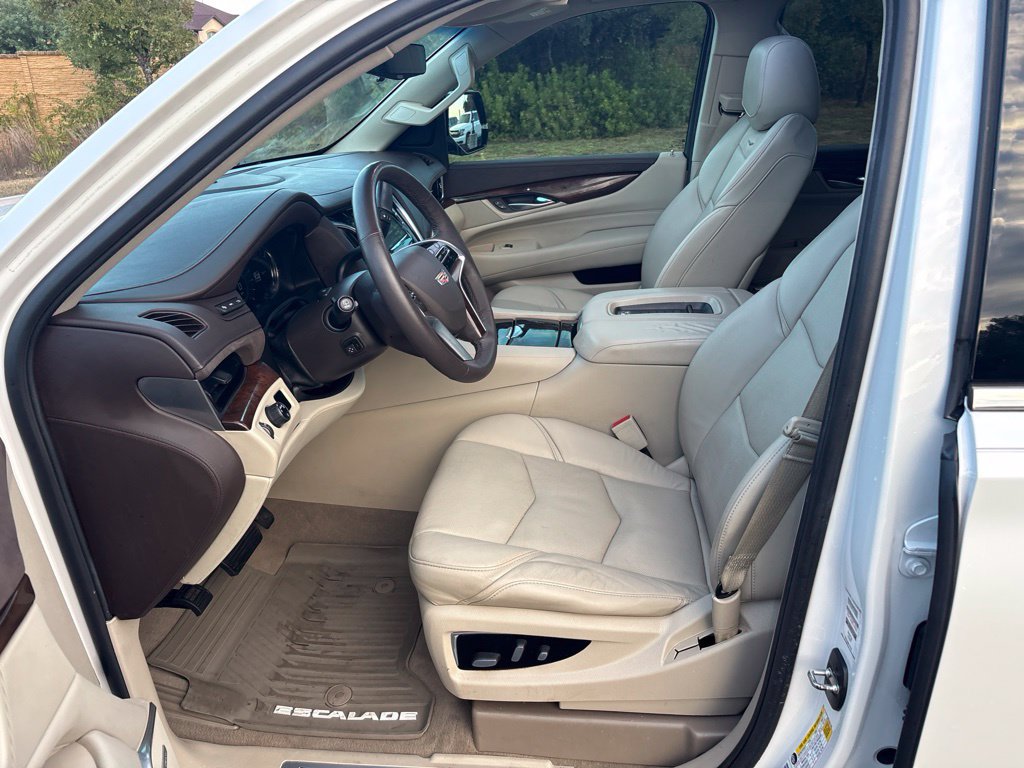 Used 2017 Cadillac Escalade Luxury RWD image 17