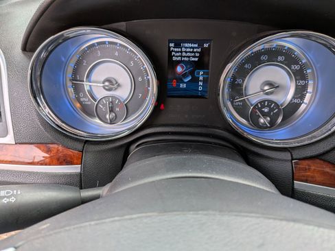 Used 2012 Chrysler 300 Limited RWD image 39