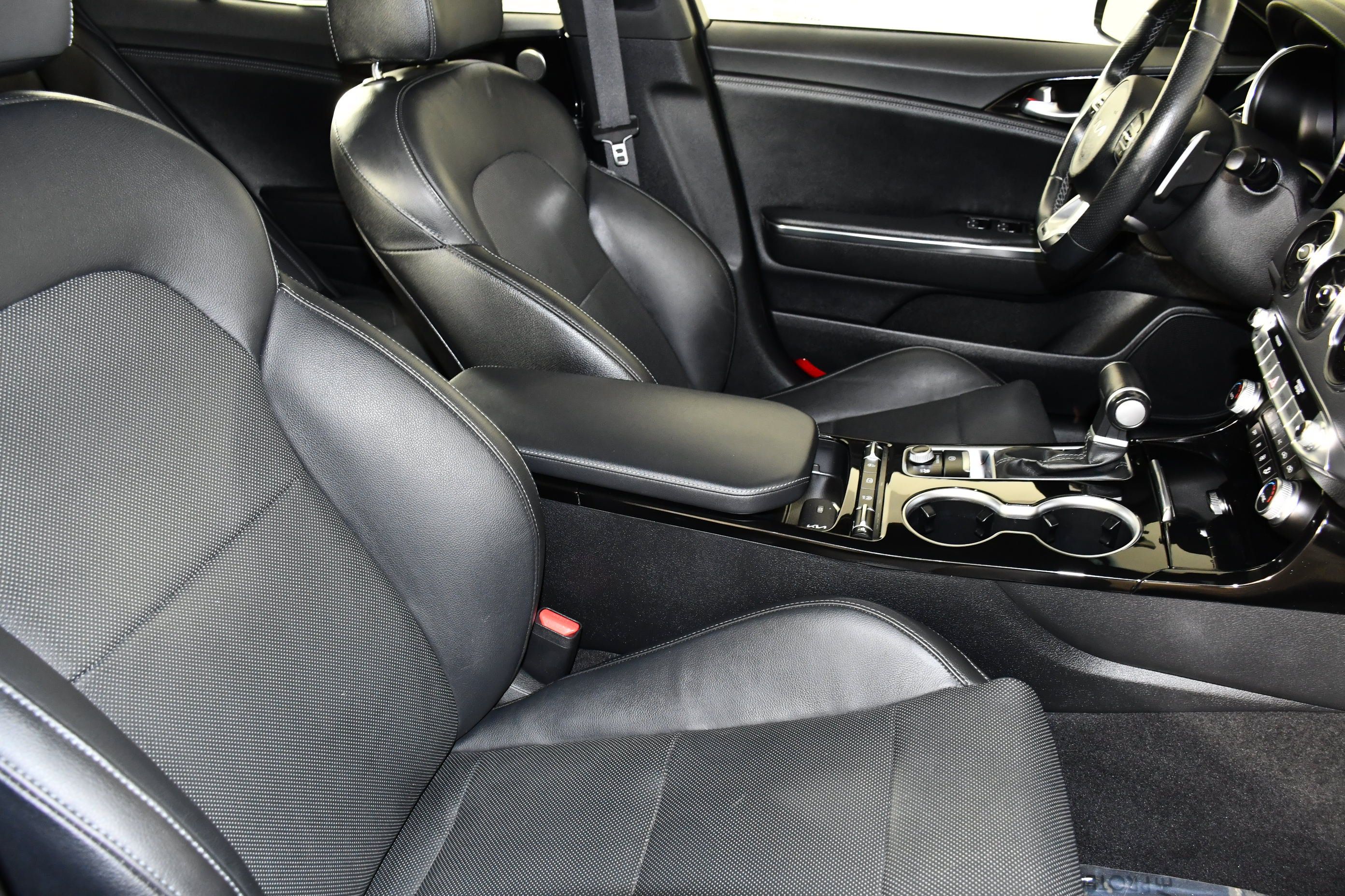 Used 2023 Kia Stinger GT-Line w/ Sun & Sound Package AWD/4WD image 42