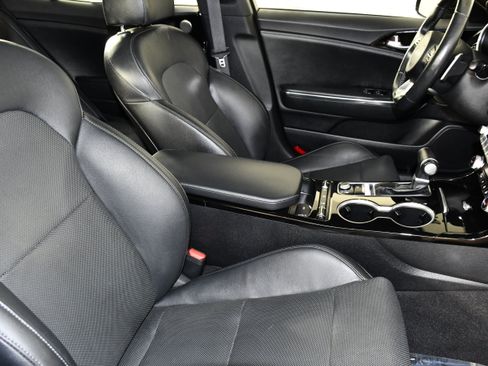 Used 2023 Kia Stinger GT-Line w/ Sun & Sound Package AWD/4WD image 42