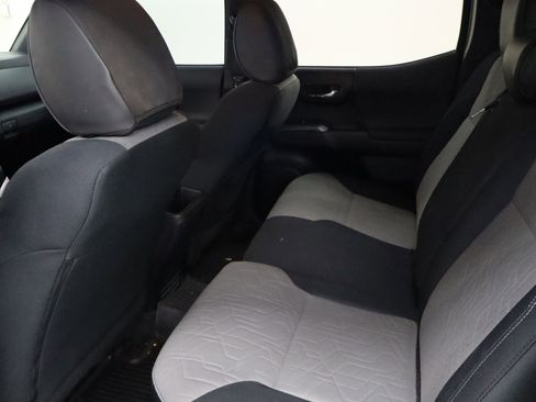 Used 2022 Toyota Tacoma TRD Sport image 21