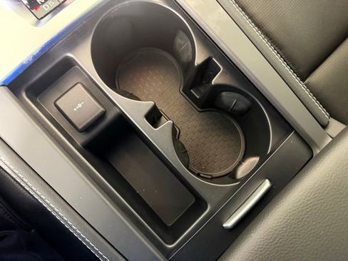 Used 2025 Jaguar F-PACE R-Dynamic S image 23