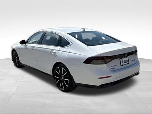 Used 2025 Honda Accord Touring image 5