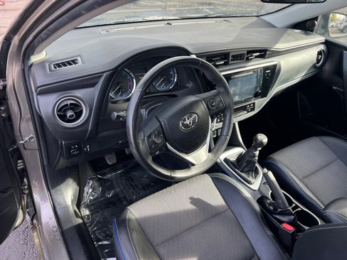 Used 2017 Toyota Corolla SE image 18