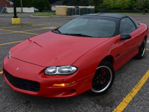 Used 1998 Chevrolet Camaro Z28 w/ Preferred Equipment Group 2 RWD image 7