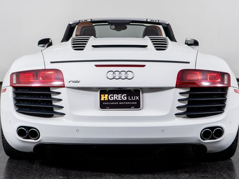 Used 2011 Audi R8 V8 image 11