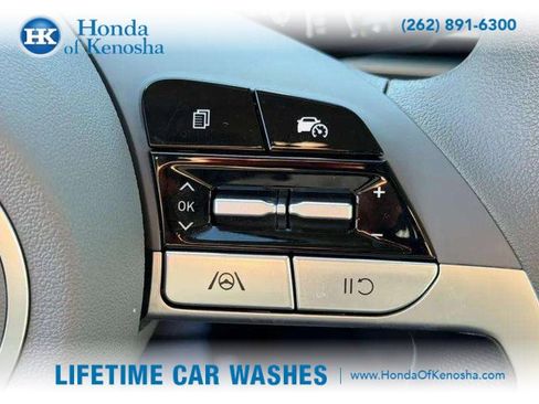 Used 2024 Hyundai Elantra Blue image 13