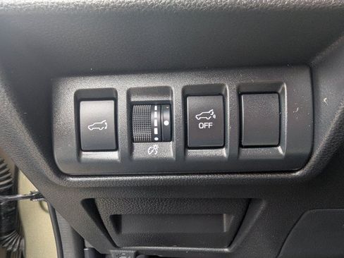 Used 2024 Subaru Outback Premium AWD/4WD image 17