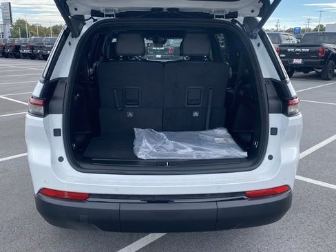 New 2025 Jeep Grand Cherokee L Altitude image 7