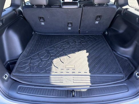 Used 2024 Jeep Grand Cherokee Limited w/ Luxury Tech Group II image 15