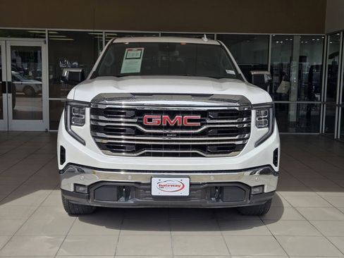 Used 2024 GMC Sierra 1500 SLT image 2