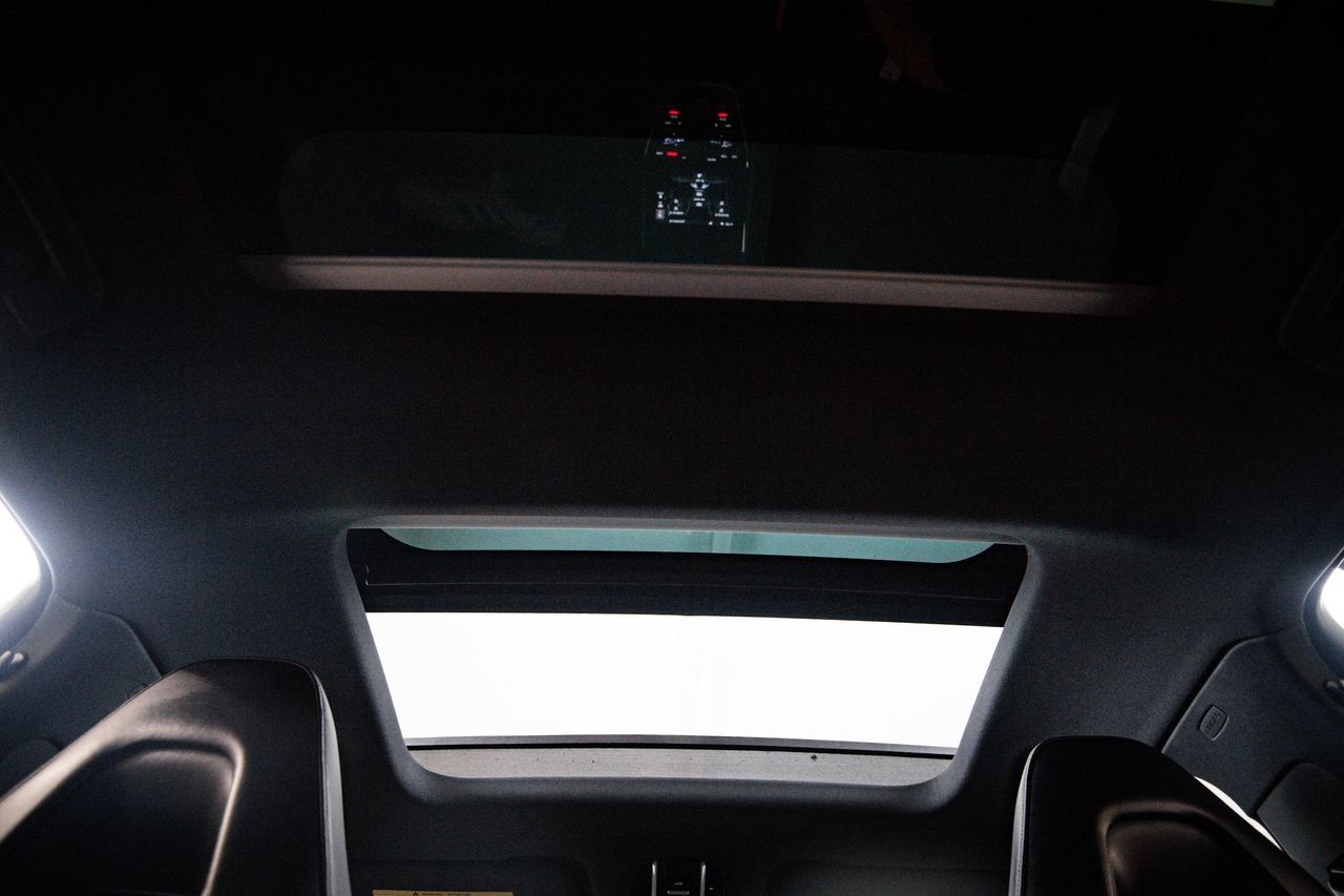 Certified 2023 Porsche Panamera image 30