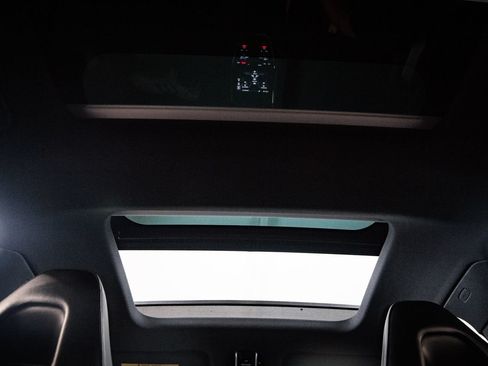 Certified 2023 Porsche Panamera image 30