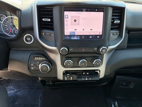 Used 2024 RAM 2500 Big Horn AWD/4WD image 28