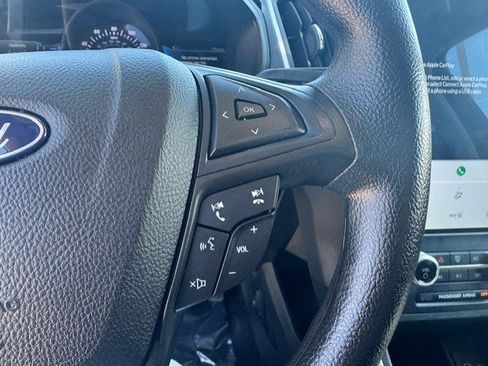 Used 2022 Ford Edge SE image 16