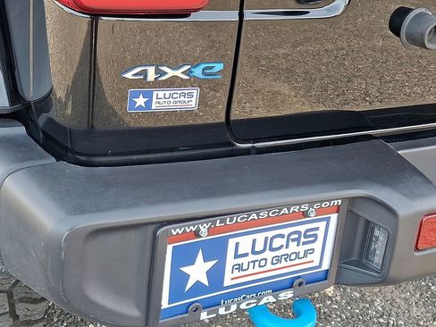 Used 2023 Jeep Wrangler Unlimited Sahara image 31