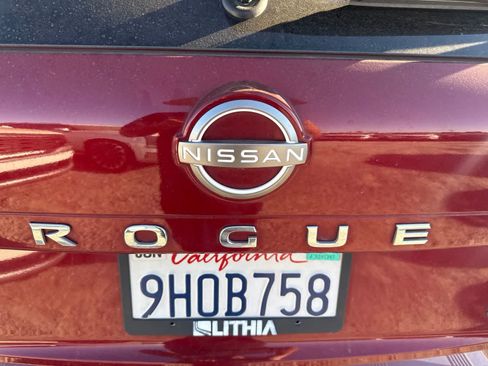 Used 2023 Nissan Rogue SV FWD image 12